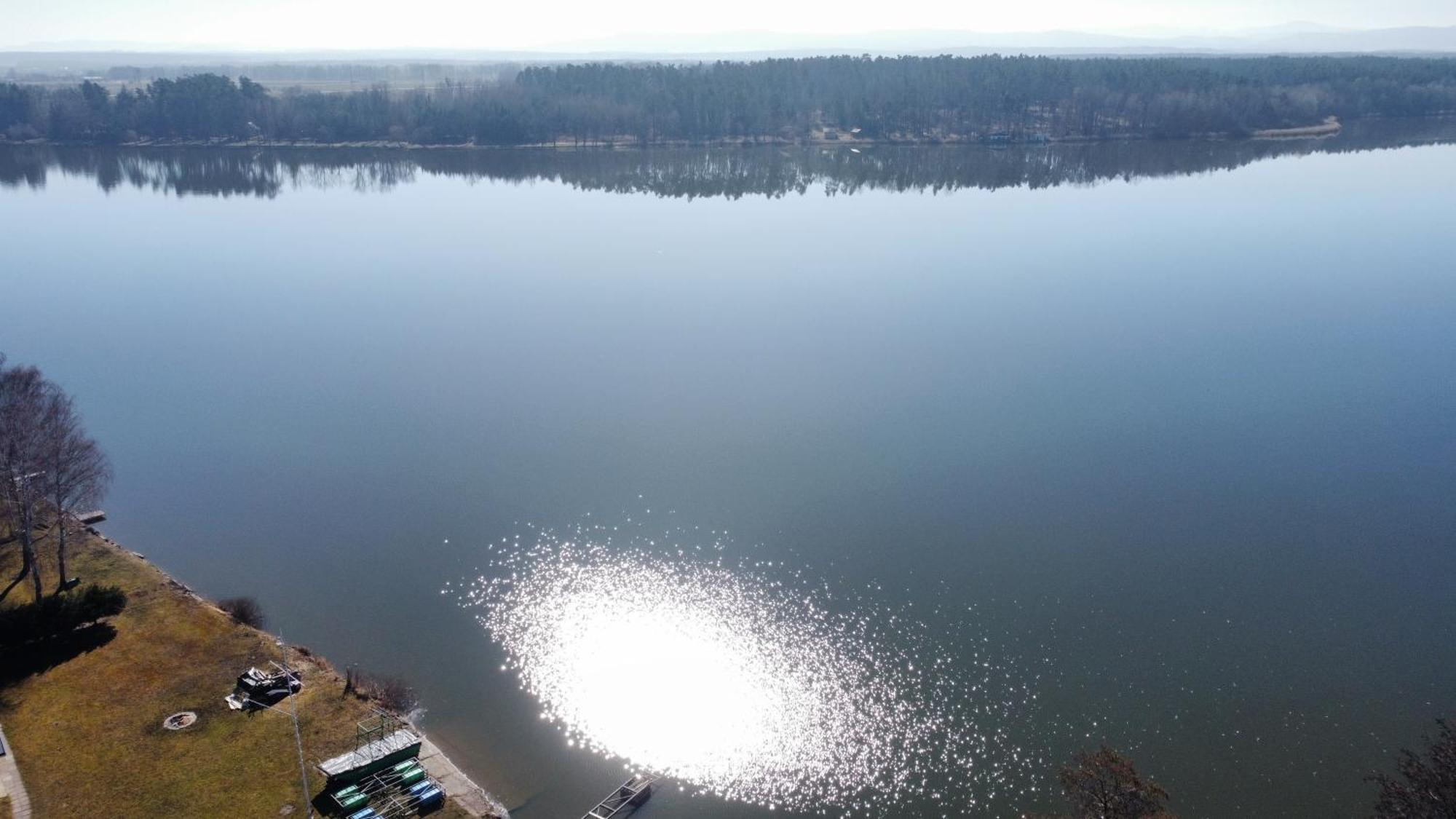 Отель Yacht Club Bezdrev Глубока-над-Влтавой Экстерьер фото