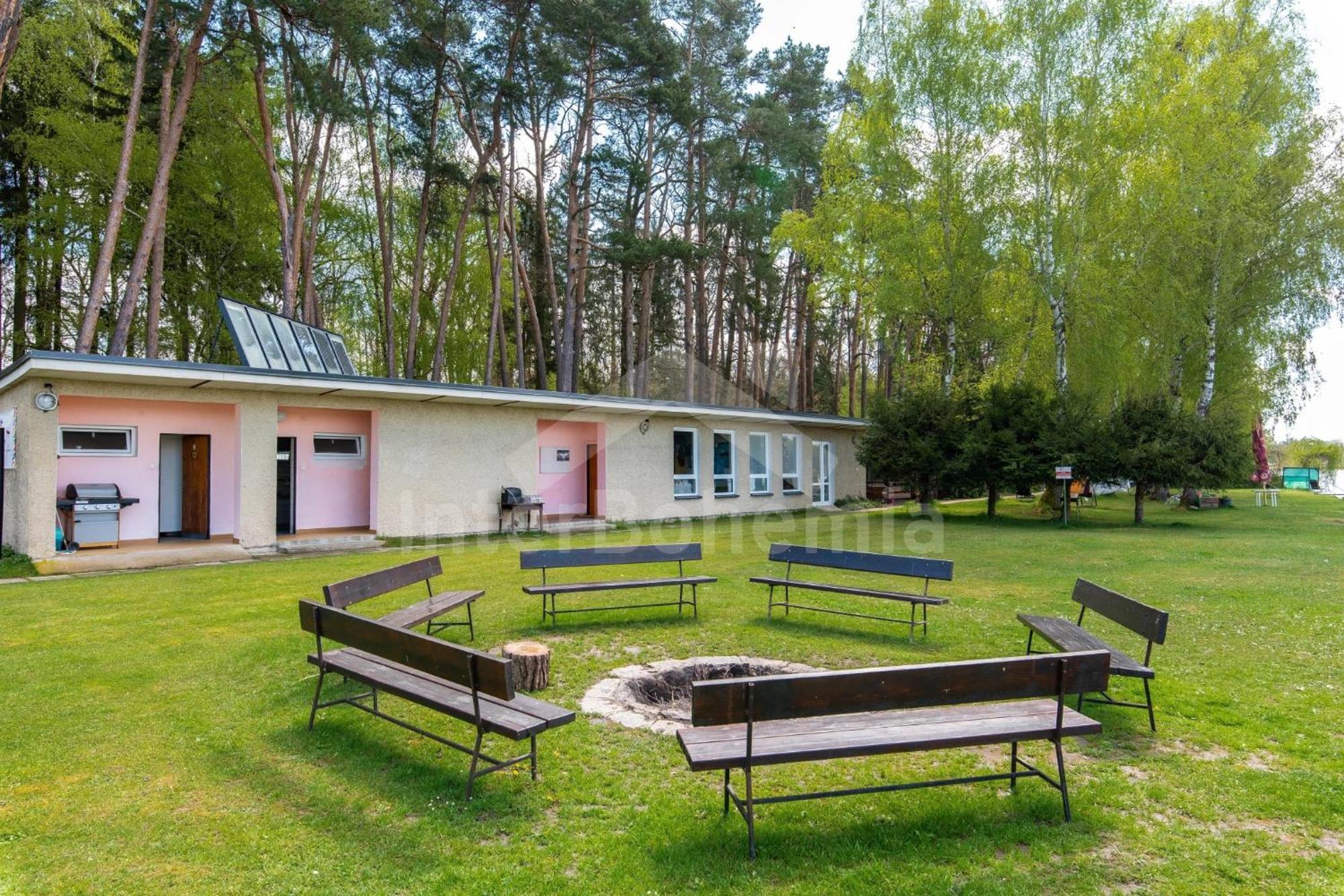 Отель Yacht Club Bezdrev Глубока-над-Влтавой Экстерьер фото