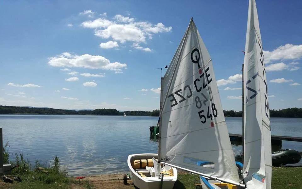 Отель Yacht Club Bezdrev Глубока-над-Влтавой Экстерьер фото